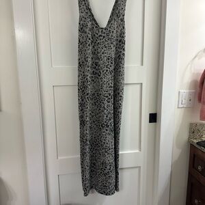 Old Navy Gray Leopard Print Maxi Dress